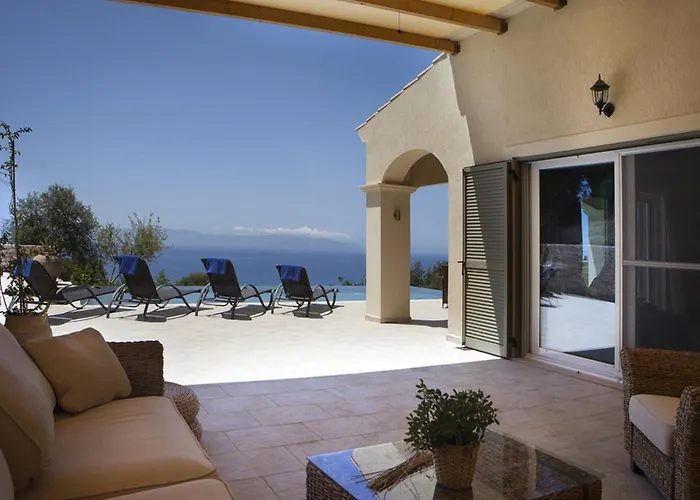 Villa Asteri, Old Skala - Secluded Location - Panoramic Sea Views - Infinity Pool Skala (Kefalonia)