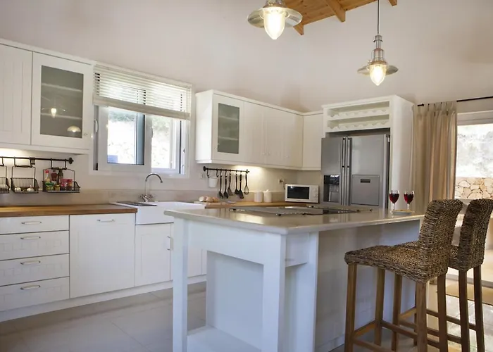 Villa Asteri, Old Skala - Secluded Location - Panoramic Sea Views - Infinity Pool